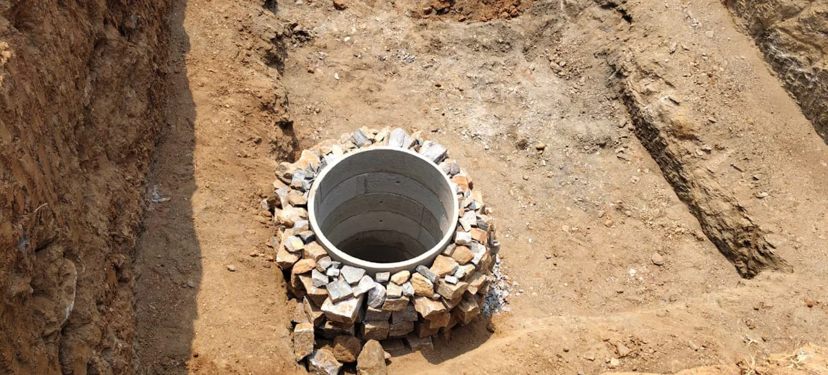 Socio Economic Life: well workers, potters, herders and water workers